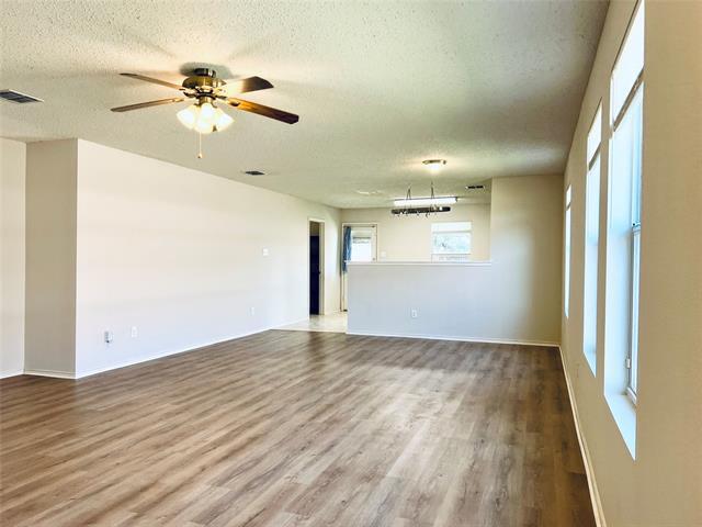 Building Photo - 2613 Plantation Dr