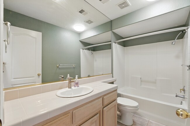 Building Photo - 1789 E Ticonderoga Dr