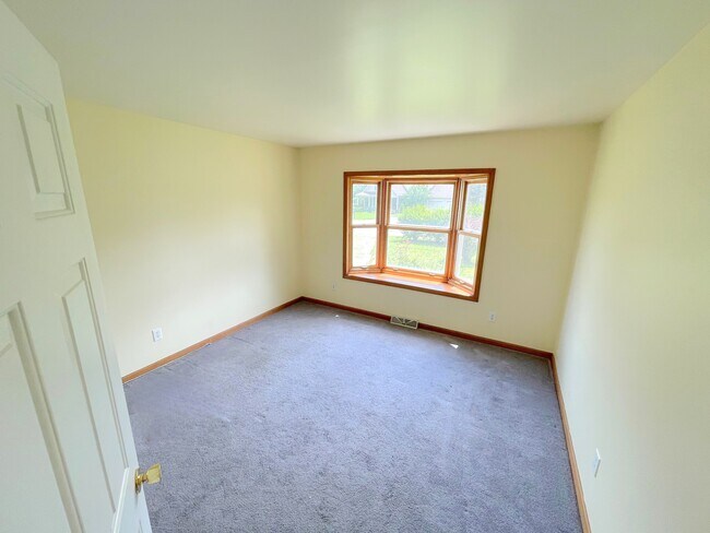 Building Photo - 220 Concord Hill Dr