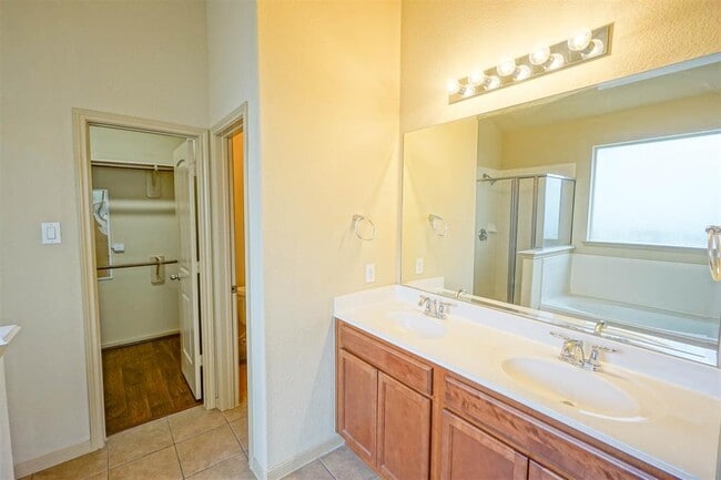 Building Photo - 6139 Grassy Haven Ln