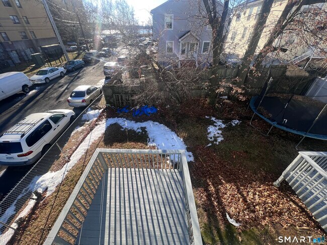 Building Photo - 93 Shell St