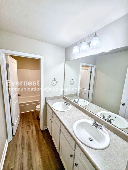 Building Photo - 130 Mandy Ln