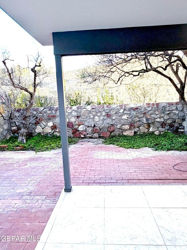 Building Photo - 6035 Bandolero Dr