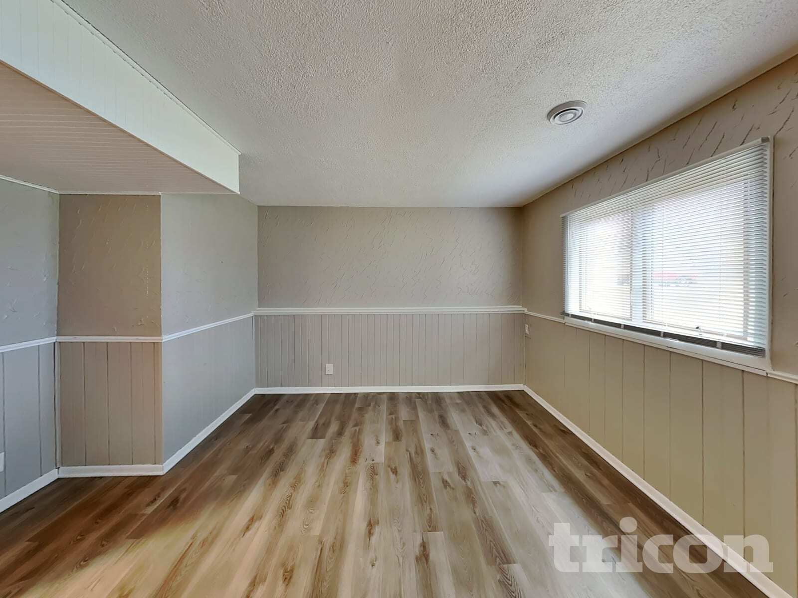 Building Photo - 14150 Rolling Oaks Cir NE