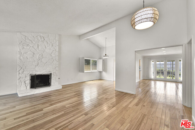 Building Photo - 3107 Hodler Dr
