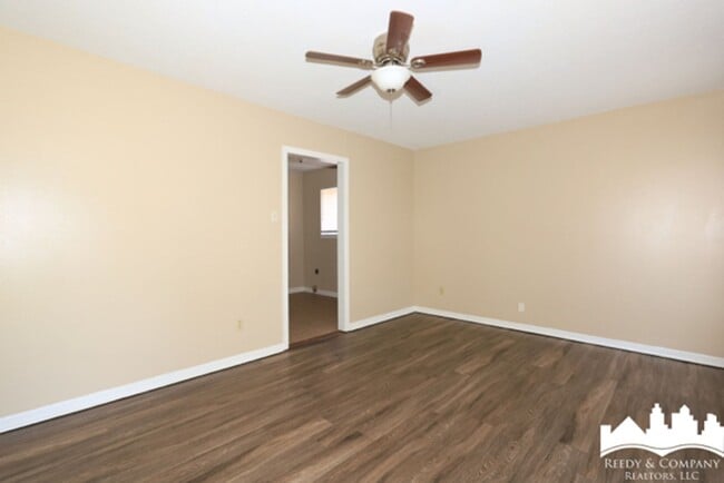 Building Photo - 11853 Dr Logan Rd