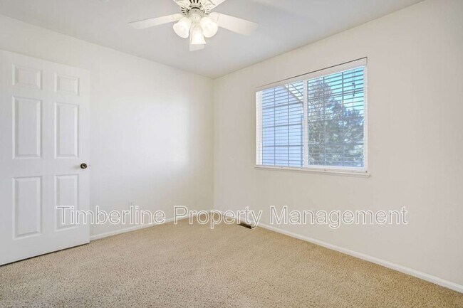 Building Photo - 14480 Tierra Dr