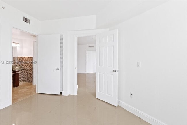 Building Photo - 350 S Miami Ave