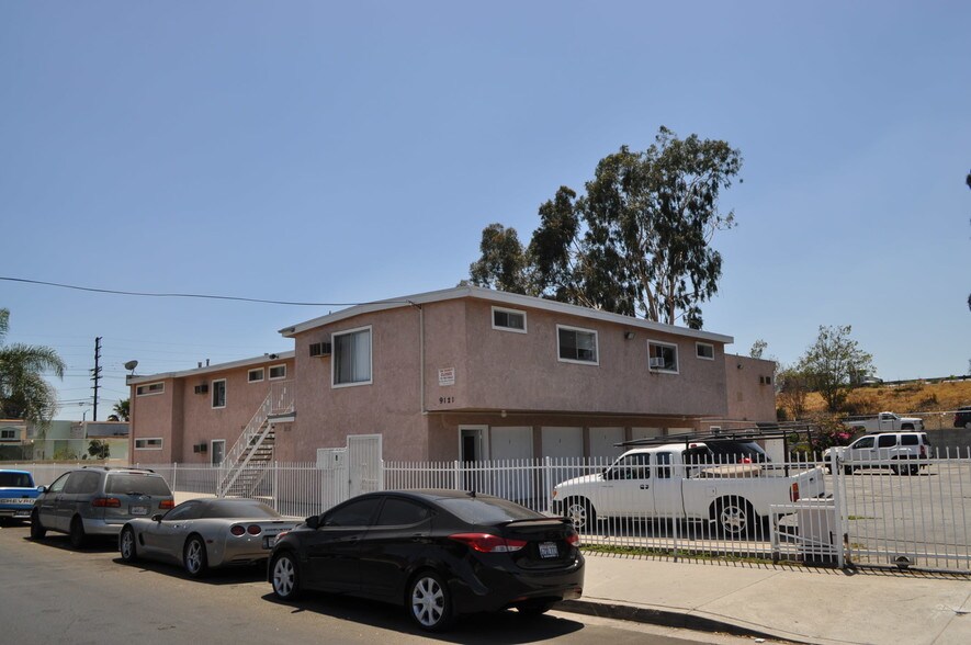 Primary Photo - 9121 Orion Ave
