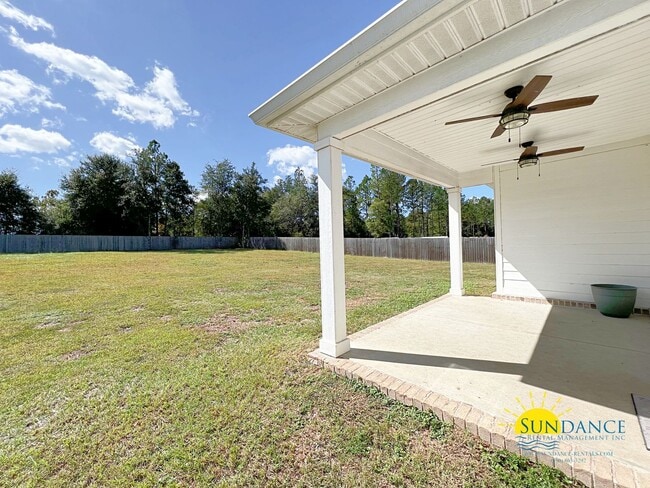 Building Photo - Stunning 3 Bedroom Home in North Crestview!