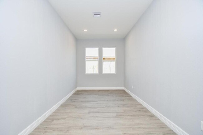 Building Photo - 10322 Rancho Bernardo Ln