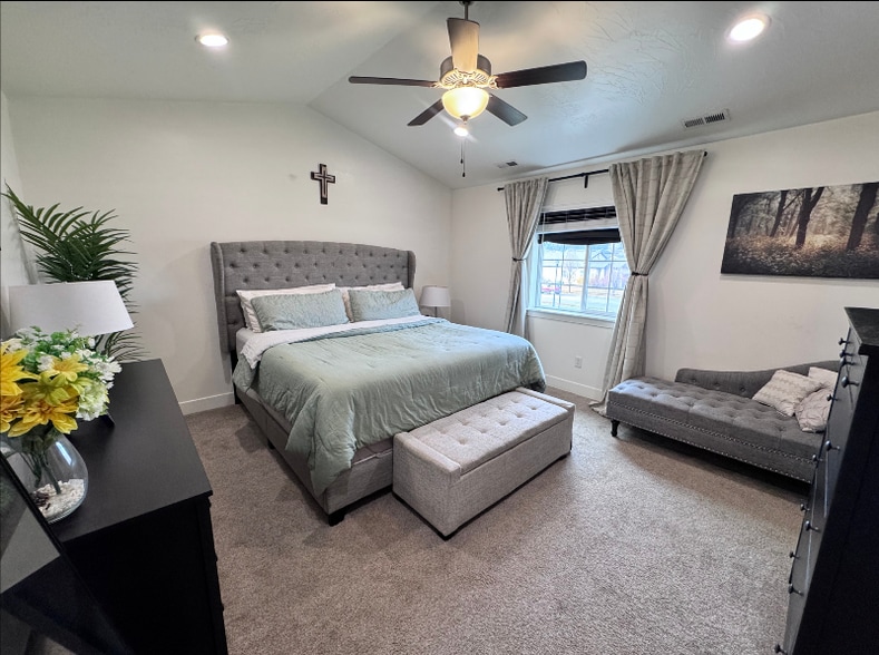 Building Photo - 7571 N Cottage Ln