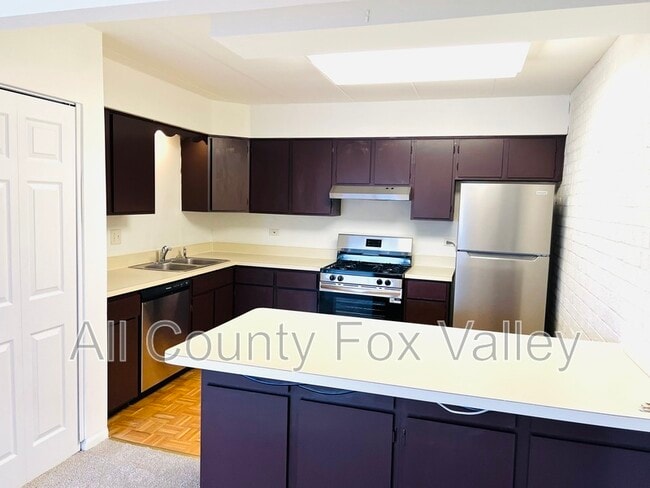 Building Photo - 264 E Bailey Rd