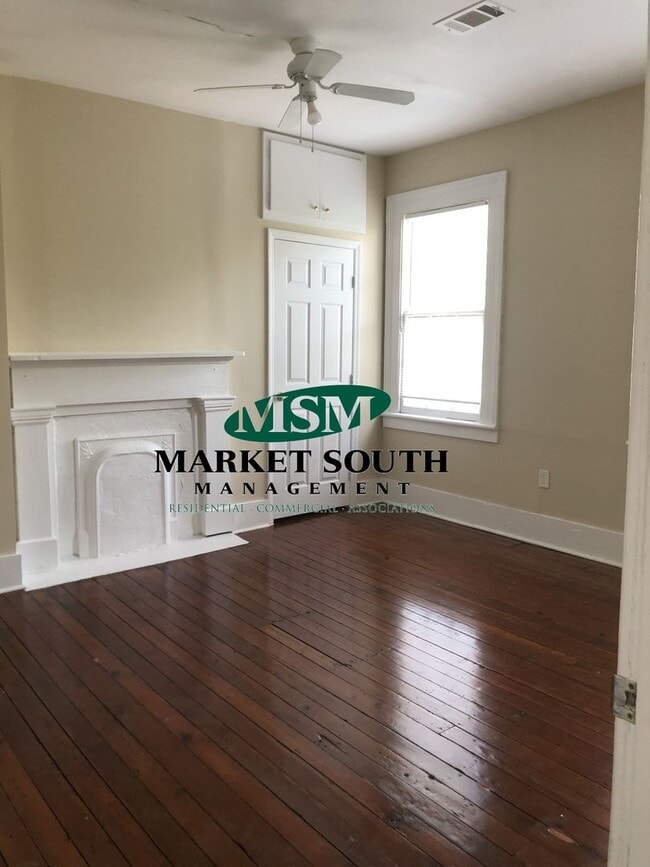 Building Photo - *REDUCED!!* Beautifully Renovated Victorian Home