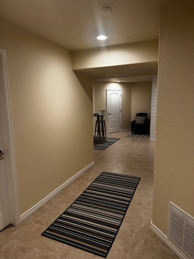 Building Photo - 6544 Range Overlook Heights