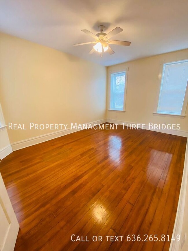 Building Photo - Soulard 2-Bedroom Upstairs Apartment