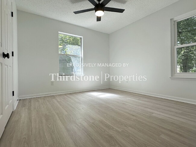 Building Photo - 1732 W 44th St