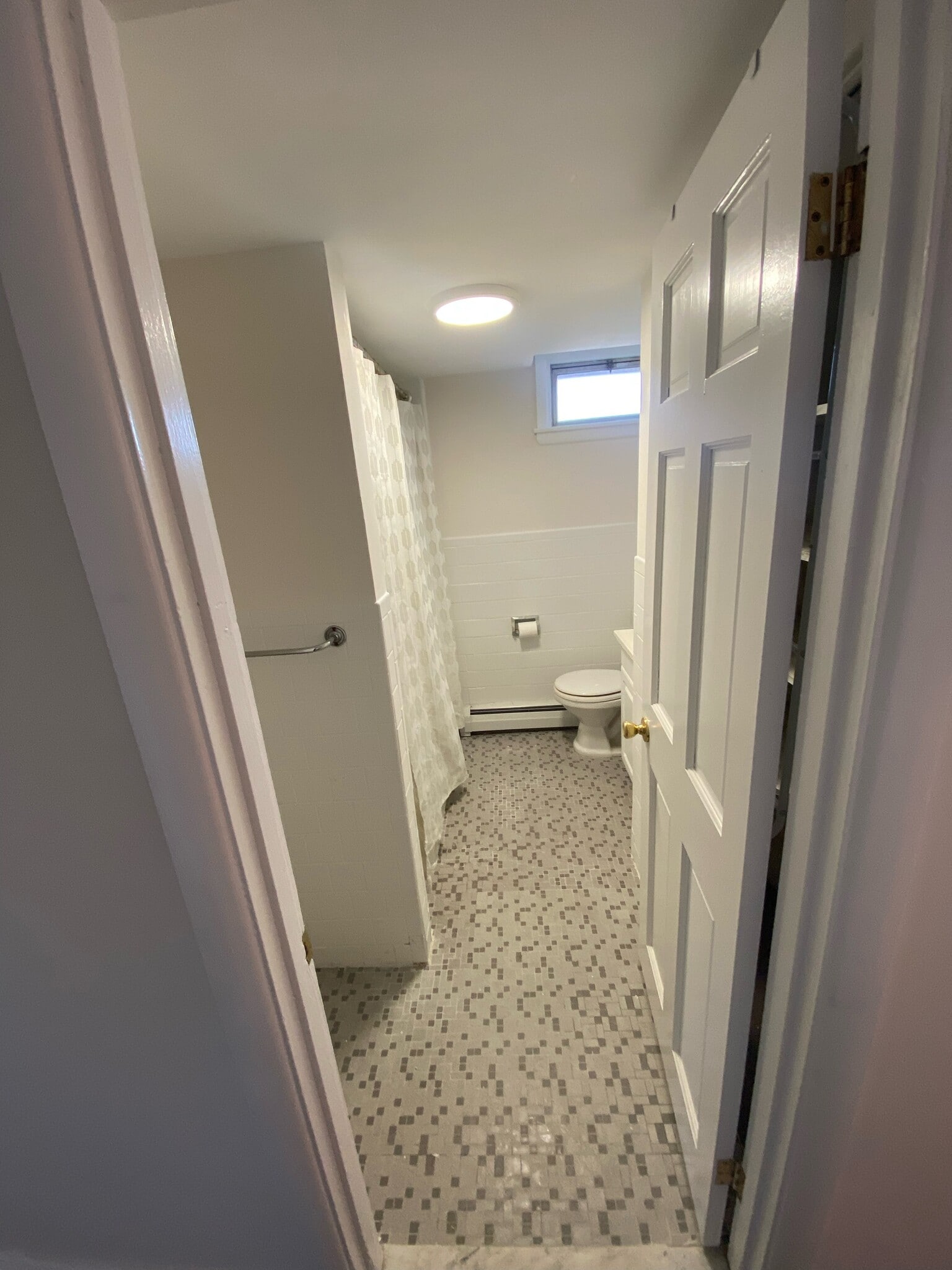 Tiled Bathroom - 55 Grove St