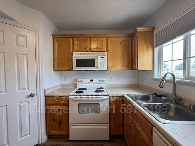 Building Photo - 1808 W 1000 S