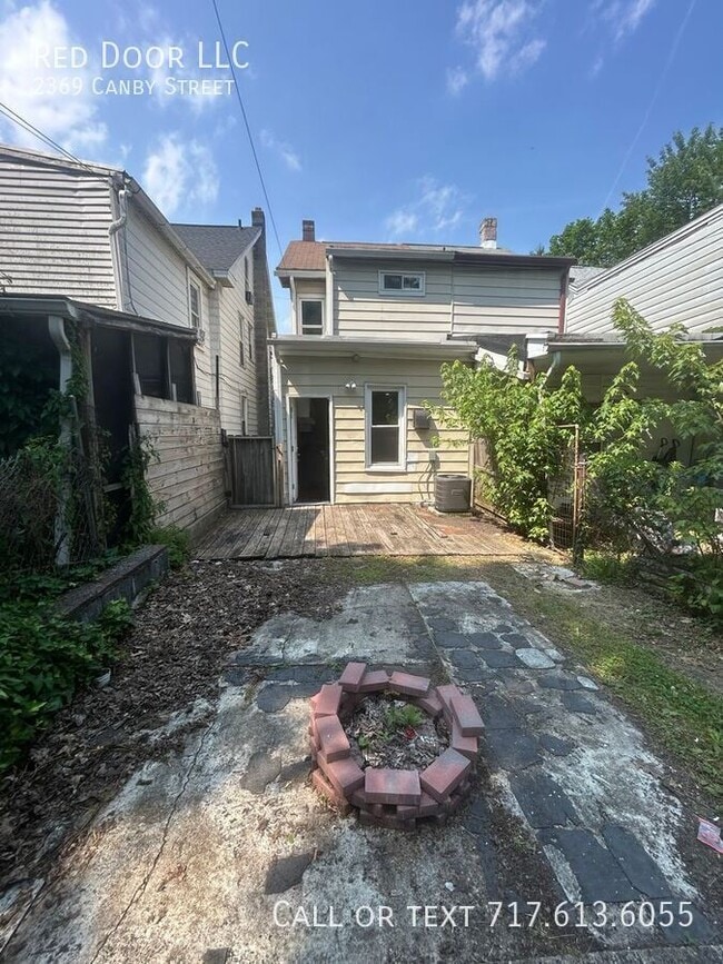 Building Photo - 2369 Canby St