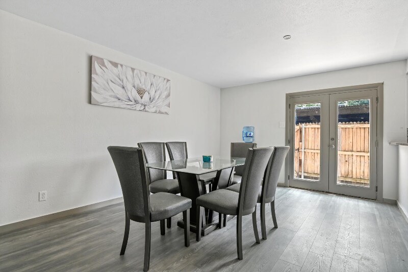 Building Photo - 1819 E Grauwyler Rd