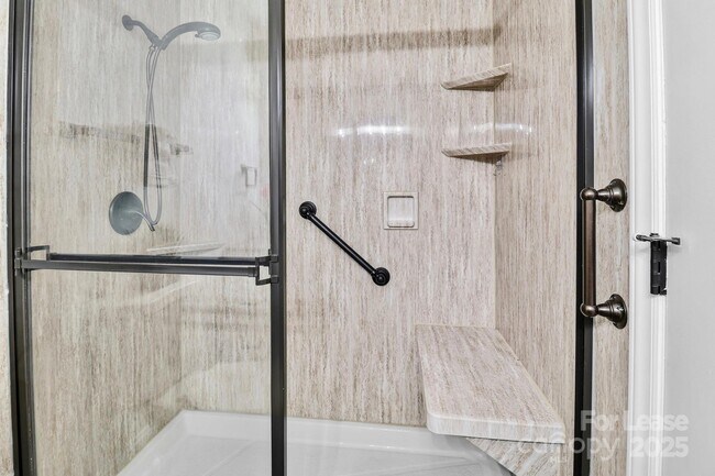 Building Photo - 7605 Bramblewood Dr