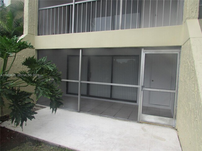 Building Photo - 200 Lakeview Dr