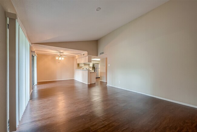 Building Photo - 14911 Wunderlich Dr