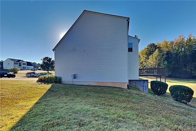 Building Photo - 120 Crestworth Pl