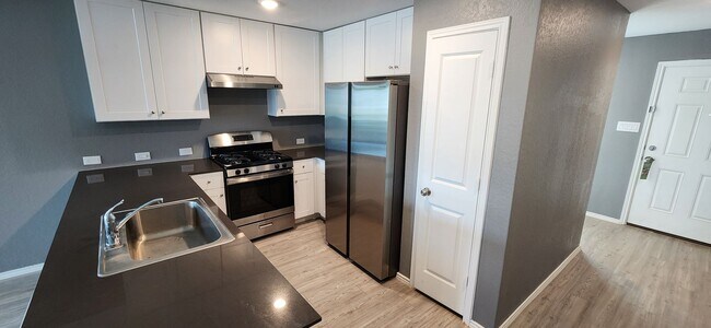 Building Photo - 4-bed, 2-bath gem in Hidden Trails- Bulverde TX- 4/2/2-6013 Companion Loop