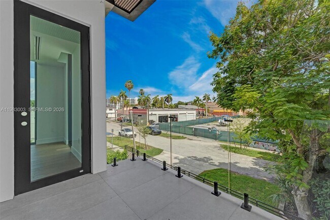 Building Photo - 630 NE 82nd St