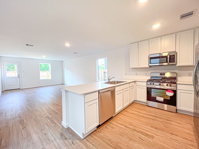 Building Photo - 21479 Carosella Dr