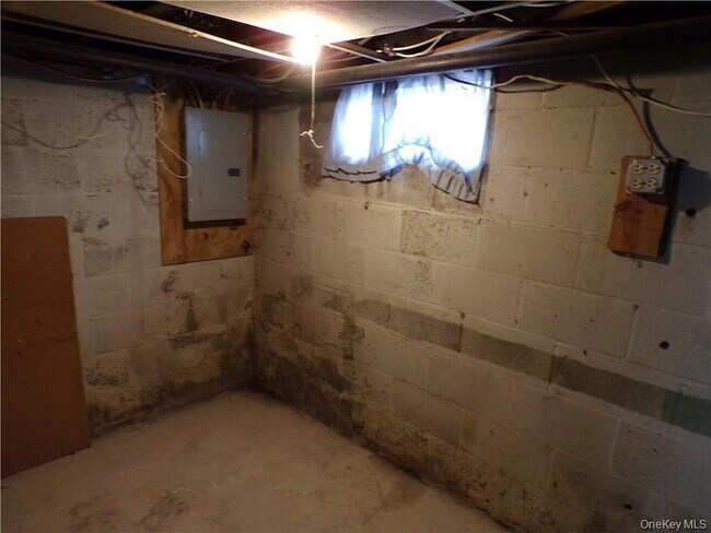 Building Photo - 2 Mertes Ln