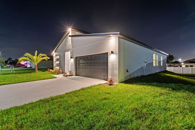 Building Photo - Deposit-Free! Modern, energy efficient hom...