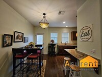 Building Photo - Furnished Rental In Jacksonville long term...