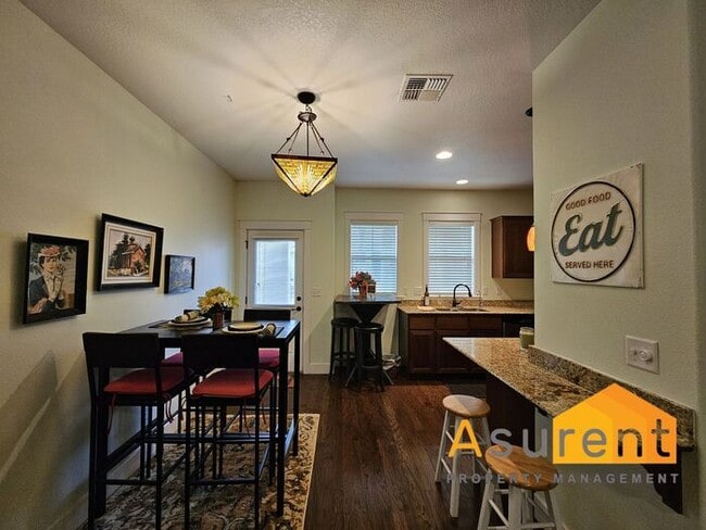 Primary Photo - Furnished Rental In Jacksonville long term...