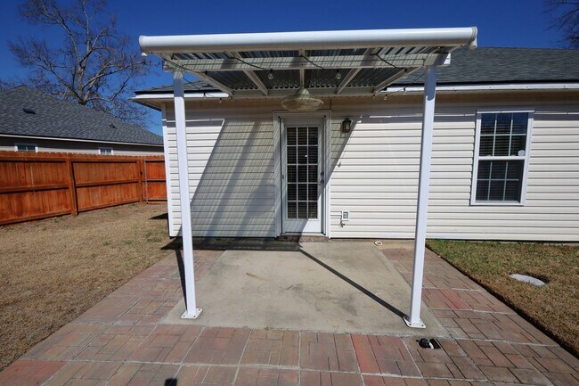 Building Photo - 1823 Hazel Dr