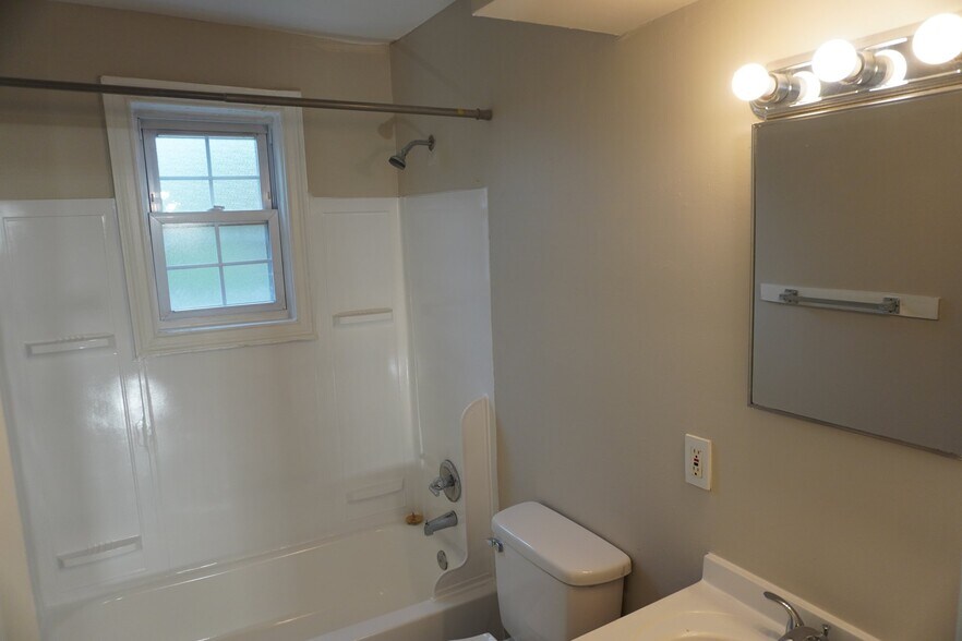Building Photo - 5549 Force Rd