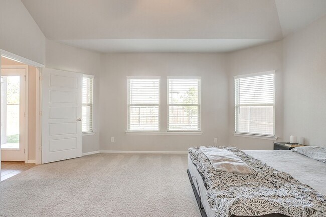 Building Photo - 8924 Lantana Meadow Dr