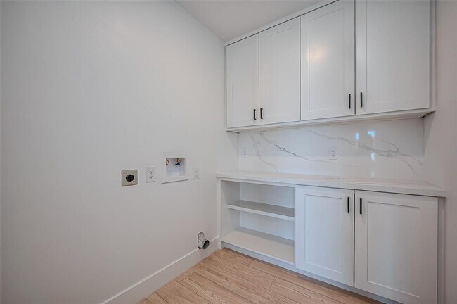 Building Photo - 2214 Nina Lee Ln