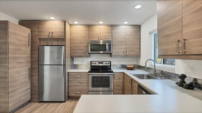 Building Photo - 2304 Ringling Blvd