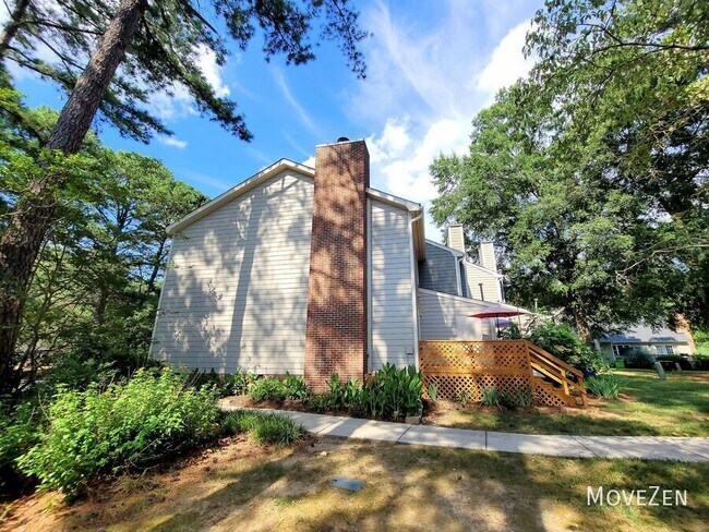 Building Photo - 5622 Darrow Dr
