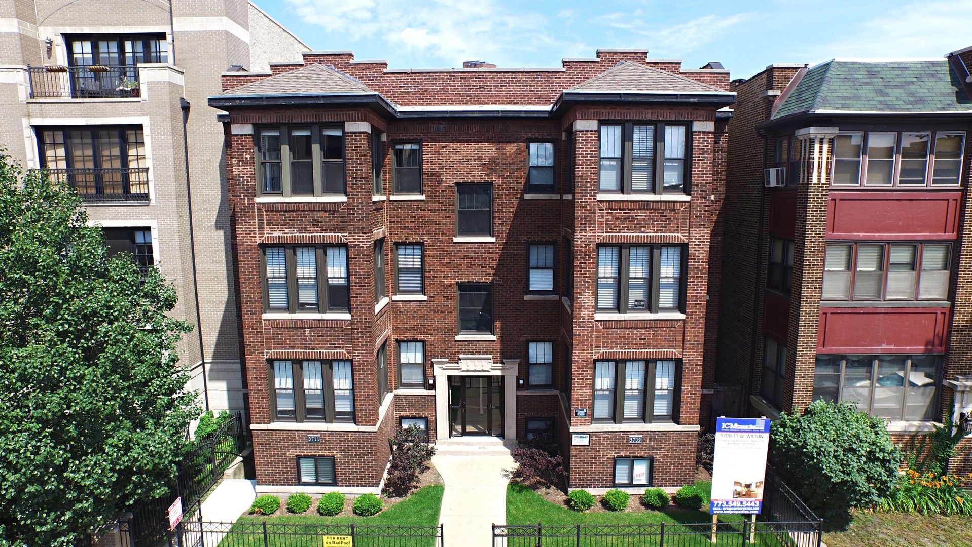 Building Photo - 3707 N Wilton Ave
