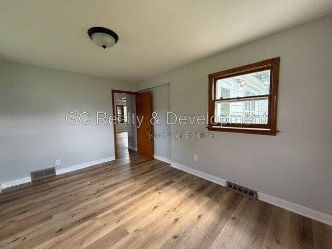 Building Photo - 33W249 Butterfield Rd