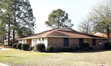 Building Photo - Village at Meadowview