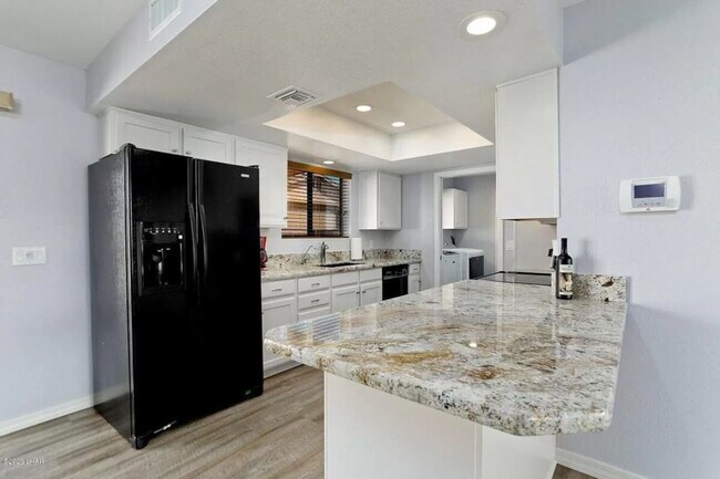 Building Photo - 2557 Sunkentree Dr