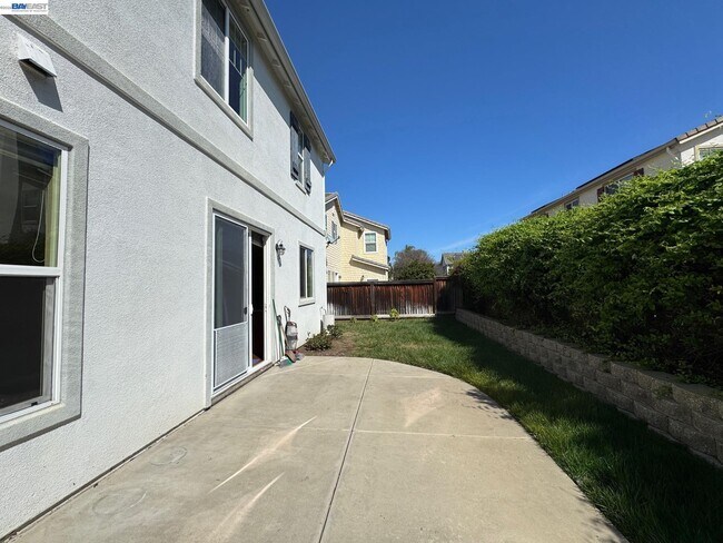 Building Photo - 1669 Marina Way