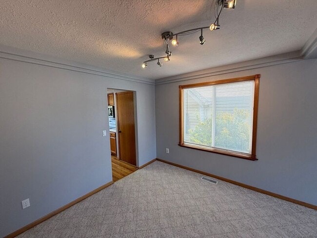 Building Photo - 757 Sphinx Ct NE