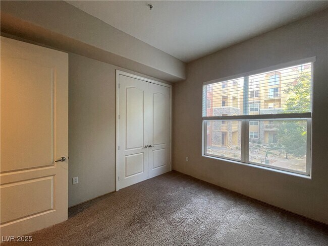 Building Photo - 68 E Serene Ave