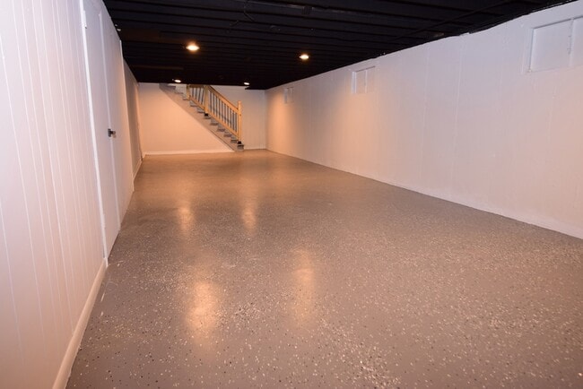 Building Photo - 903 Porter St